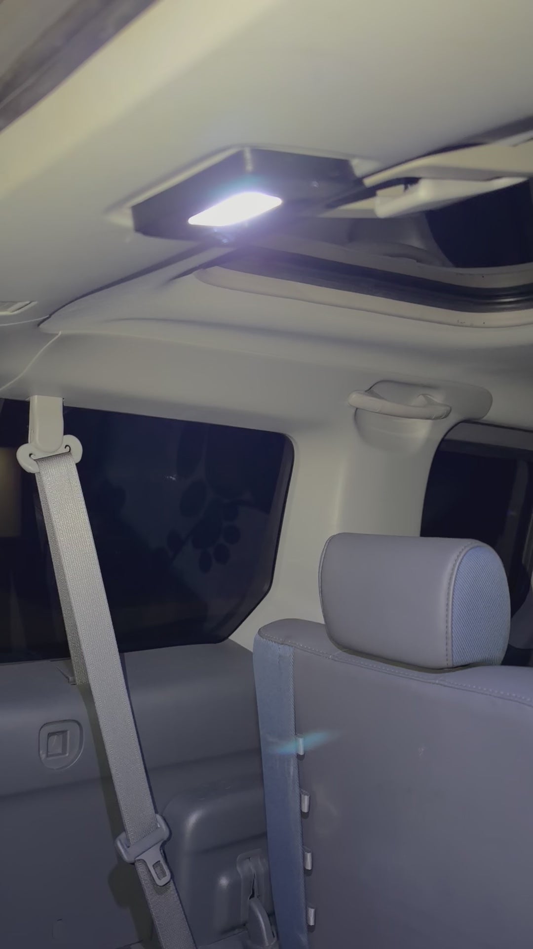 Honda Element interior dome light operation with white and amber illumination